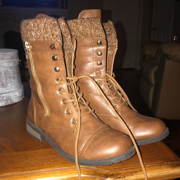 Women’s Combat Boots - Picture 2 of 2